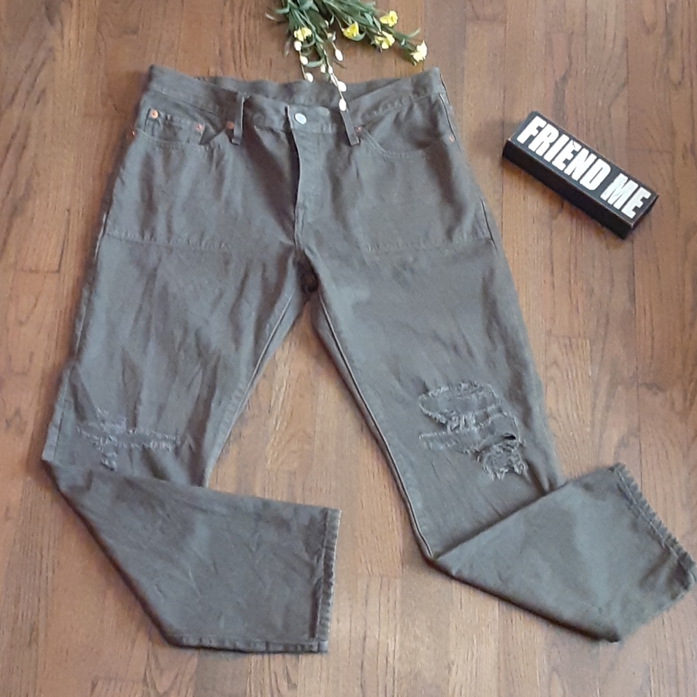 Levi's 501 CT Distressed Jeans